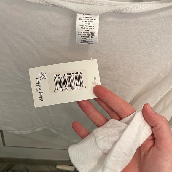 DIPPIN’ 🦋 DAISY’S NWT WHITE TOP - Picture 5 of 8